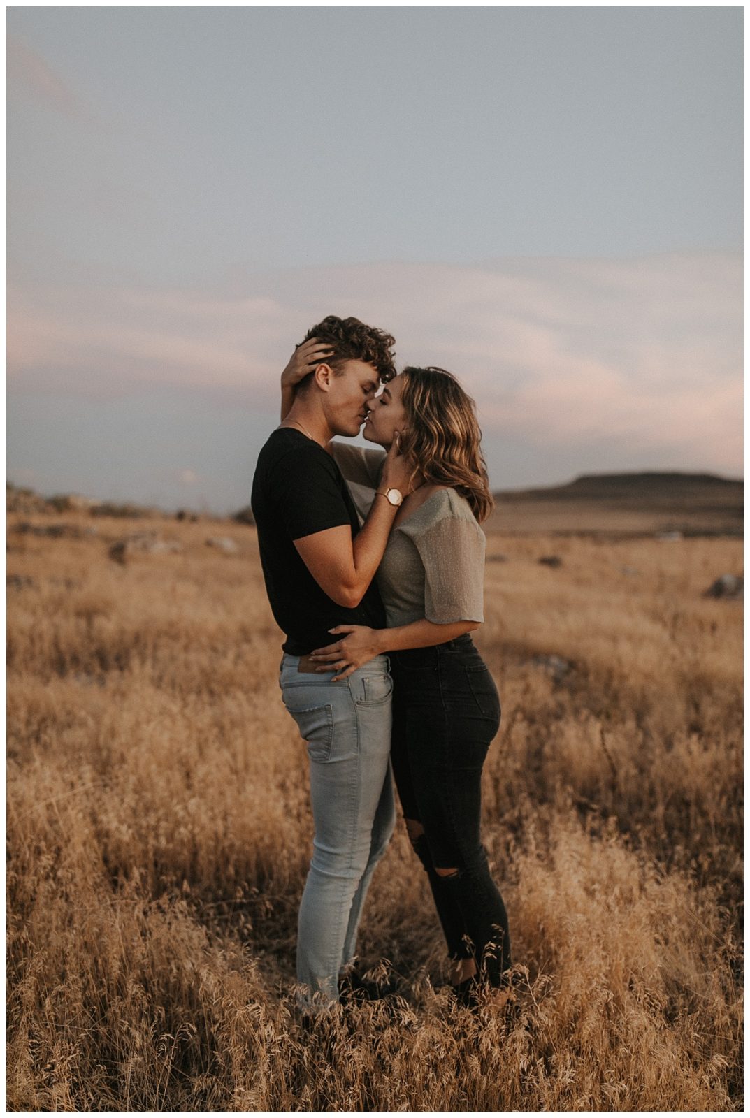 Sun Drenched Love Sesh at Antelope Island | autumnnicolephoto.com